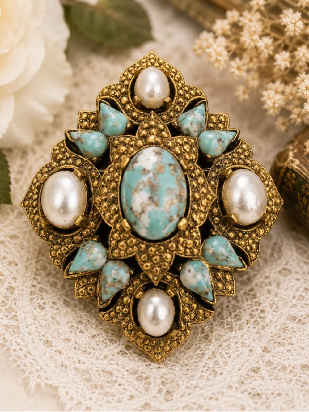 Gorgeous Vintage Signed Sarah Coventry  ” Rememberance”Brooch